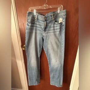 GAP Women’s Light Blue Straight Jeans. New with tags